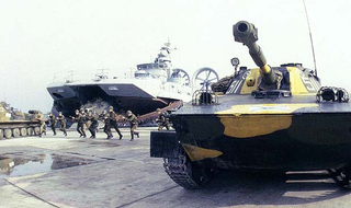 Illustration for article titled Russia's Zubr Hovercraft May Finally Justify Use Of "Xtreme"